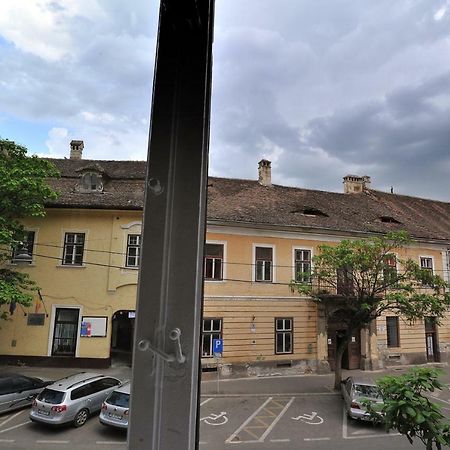 Apartment 9 - City Centre Sibiu Buitenkant foto