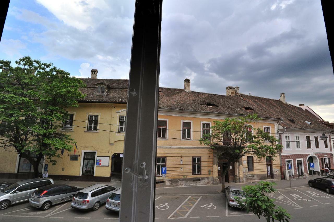 Apartment 9 - City Centre Sibiu Buitenkant foto
