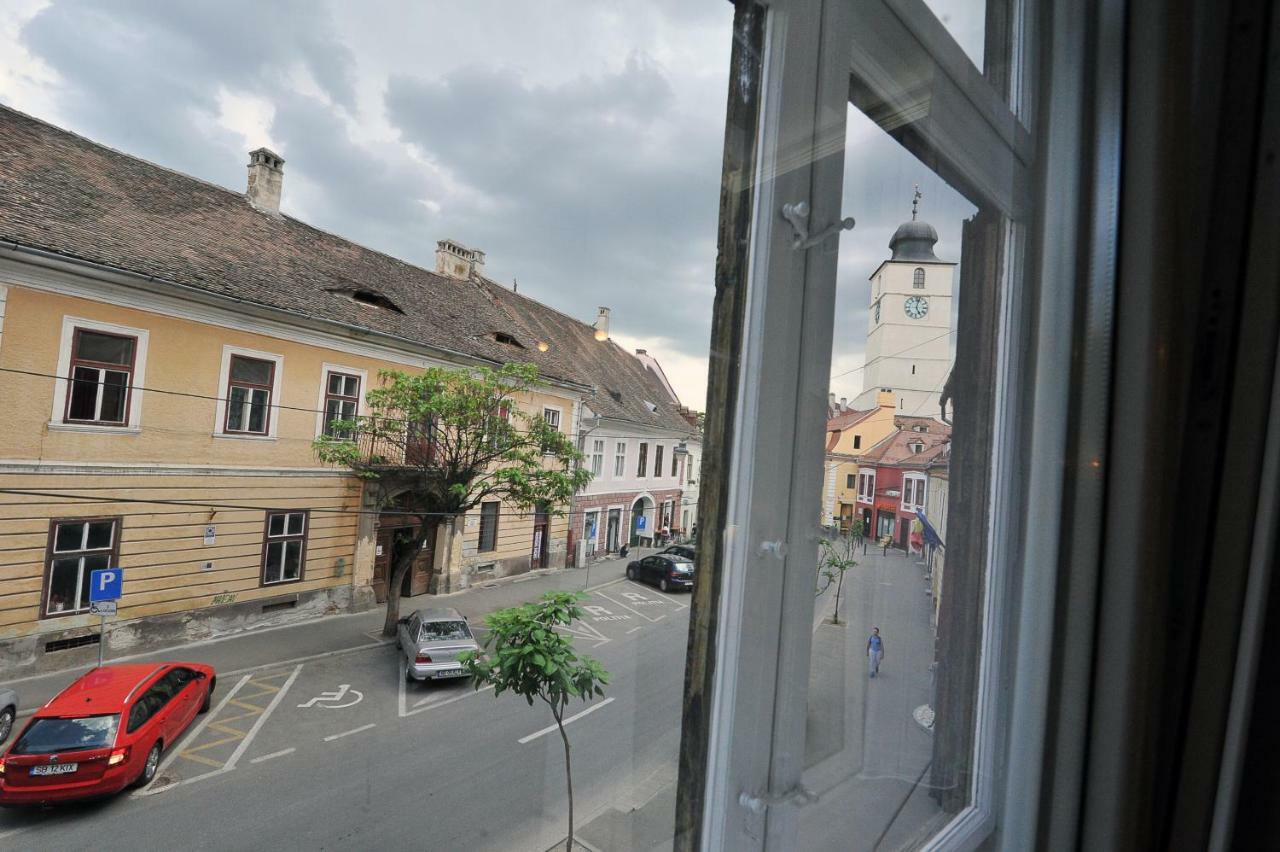 Apartment 9 - City Centre Sibiu Buitenkant foto
